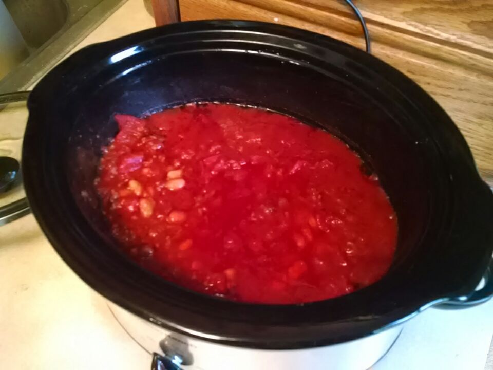 Slow cooker with chile